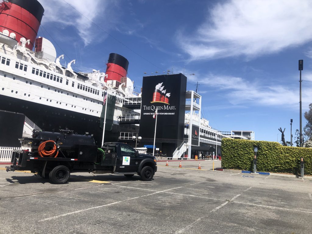 damaged grease trap with corrosion and cracks in Los Angeles commercial kitchen needing grease trap repair