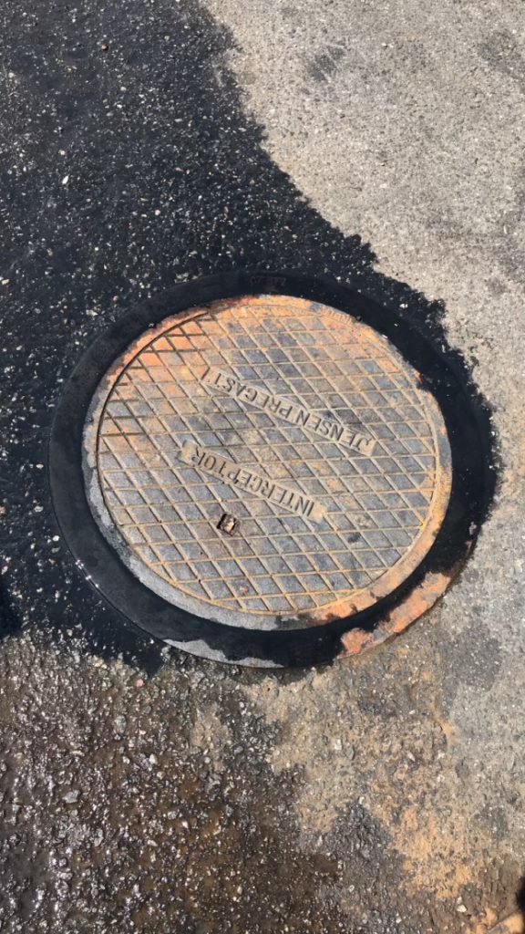 Grease interceptor pumping service at commercial kitchen in Los Angeles